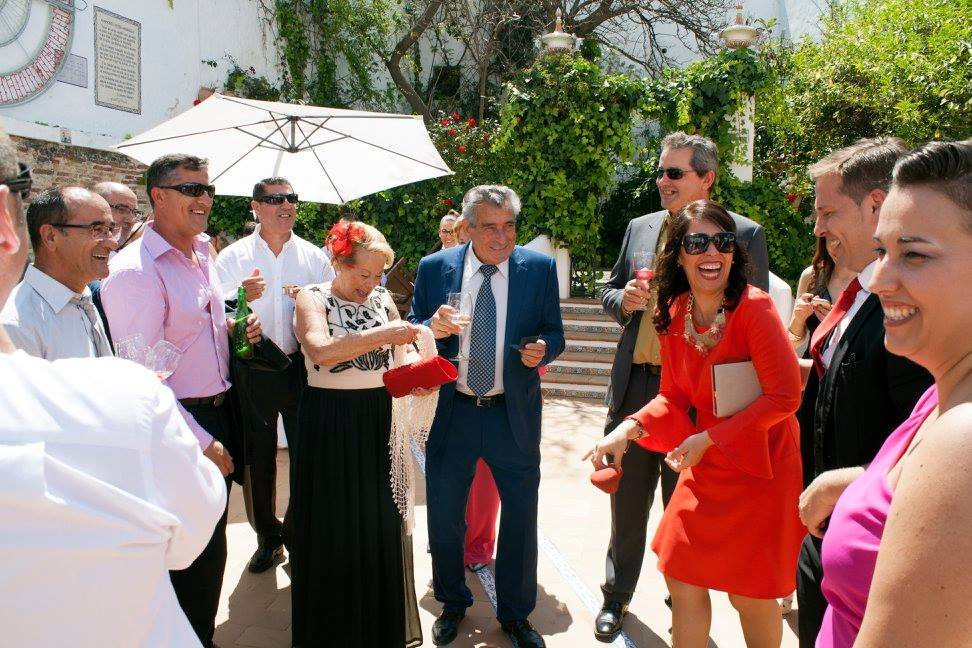 Reacciones de público durante magia de cerca en Sevilla